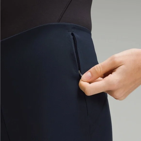 Smooth Fit Pull-On High-Rise Cropped Pant in True Navy Size 6 - Picture 5 of 9